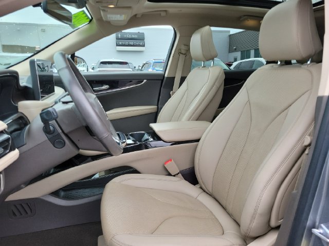 Used 2023 Lincoln Nautilus Reserve FWD image 5
