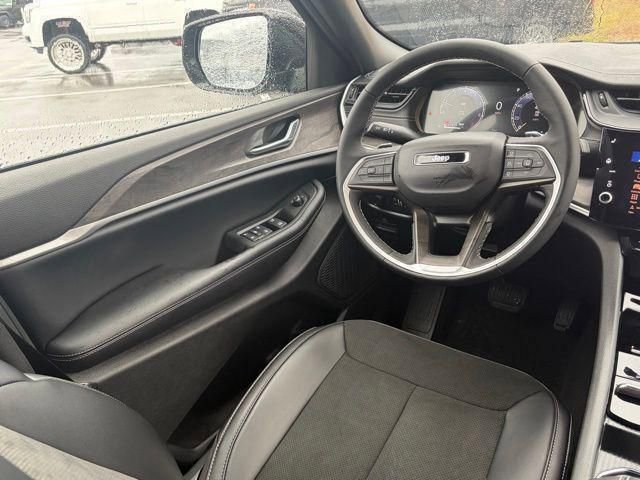 New 2026 Jeep Grand Cherokee Altitude AWD/4WD image 29