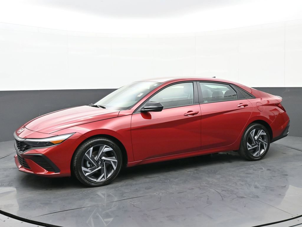 Certified 2025 Hyundai Elantra Sport image 7