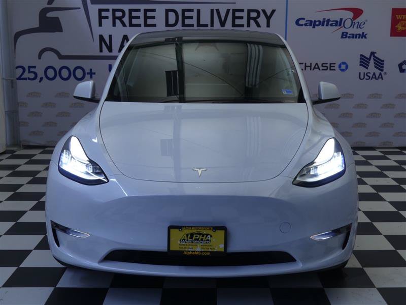Used 2023 Tesla Model Y Long Range AWD/4WD image 2