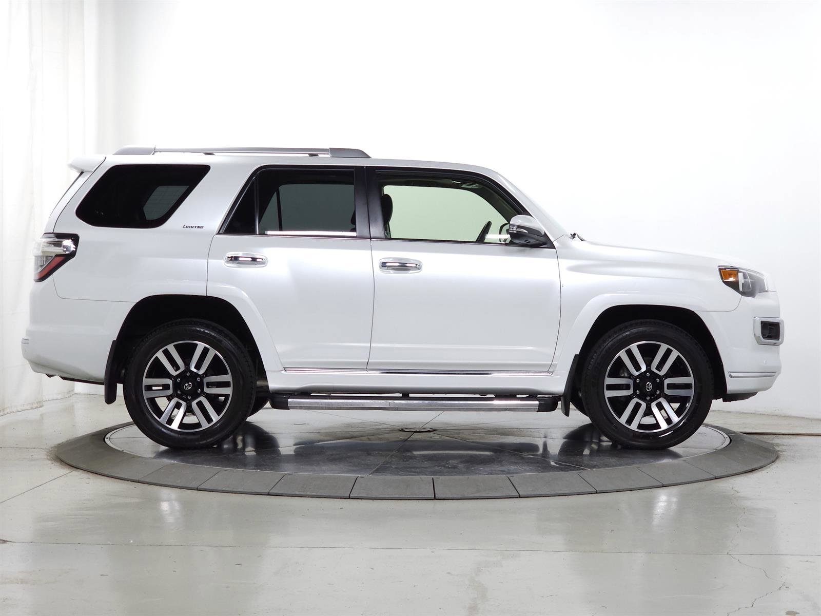 Used 2024 Toyota 4Runner Limited AWD/4WD image 11
