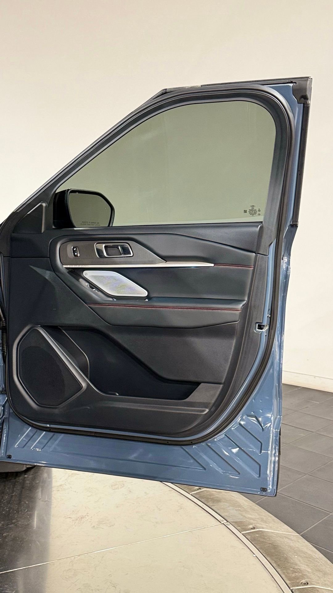 Used 2025 Ford Explorer ST w/ Sun And Sound Package image 59