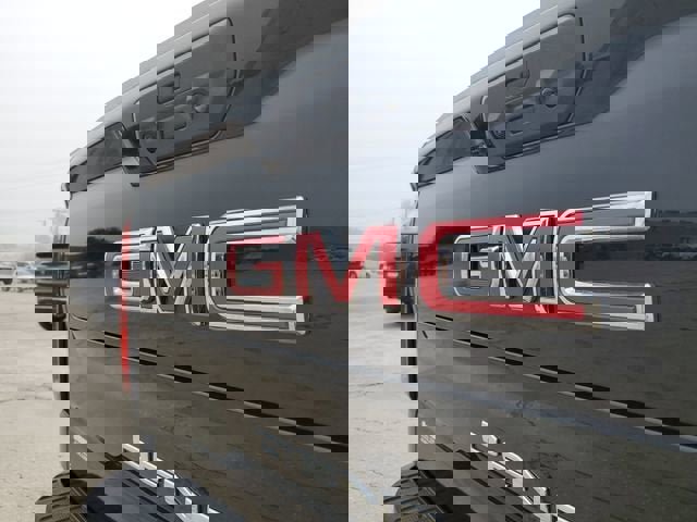 New 2026 GMC Sierra 1500 Denali w/ Denali Reserve Package AWD/4WD image 7