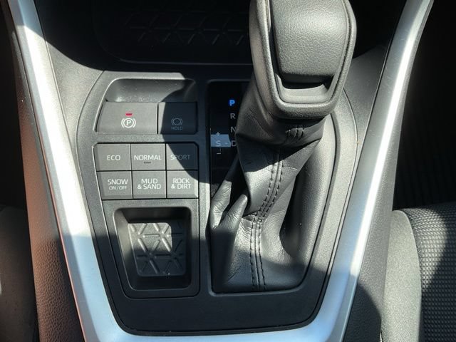 Used 2019 Toyota RAV4 LE AWD/4WD image 32
