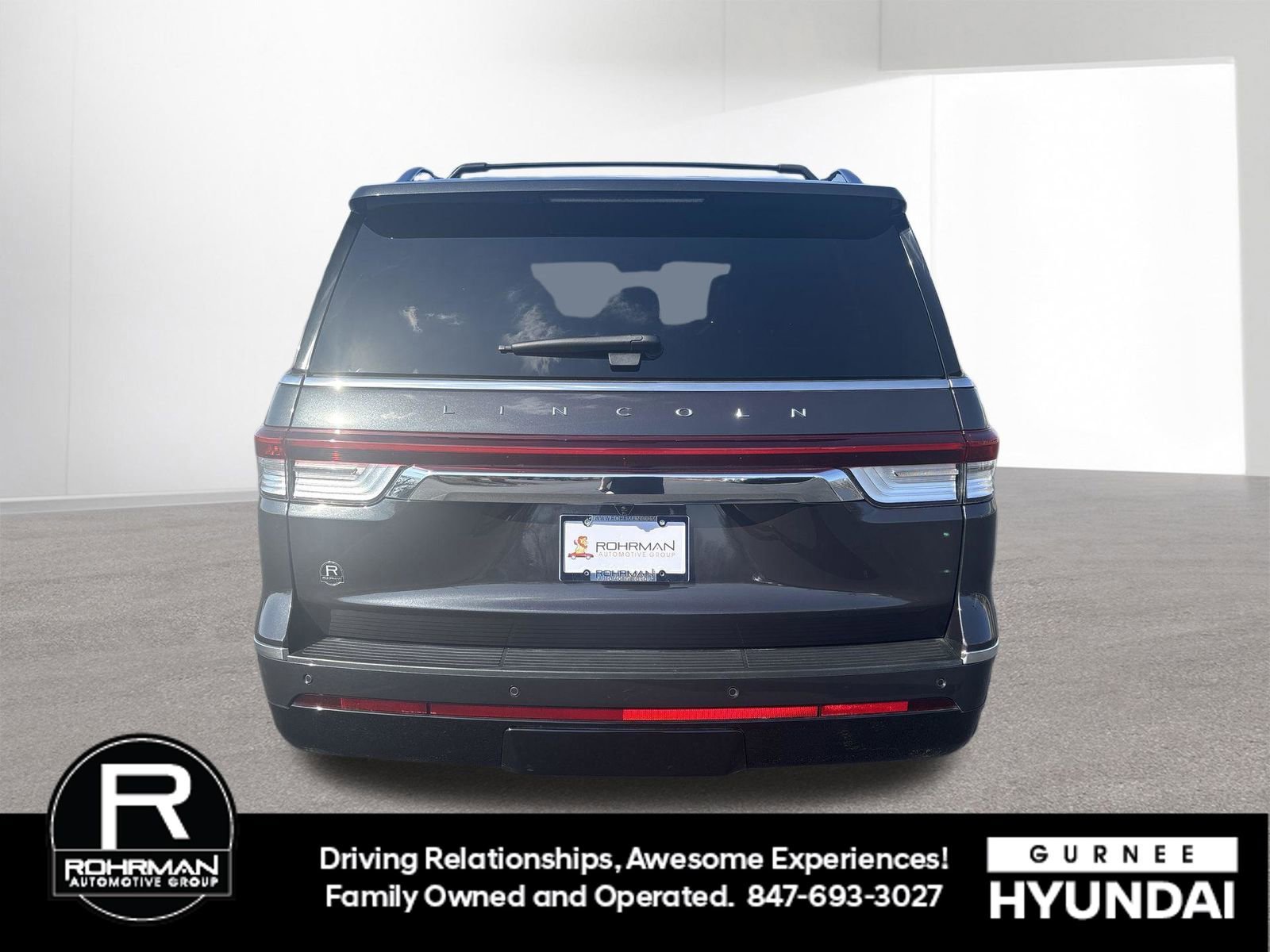 Used 2023 Lincoln Navigator L Reserve image 9