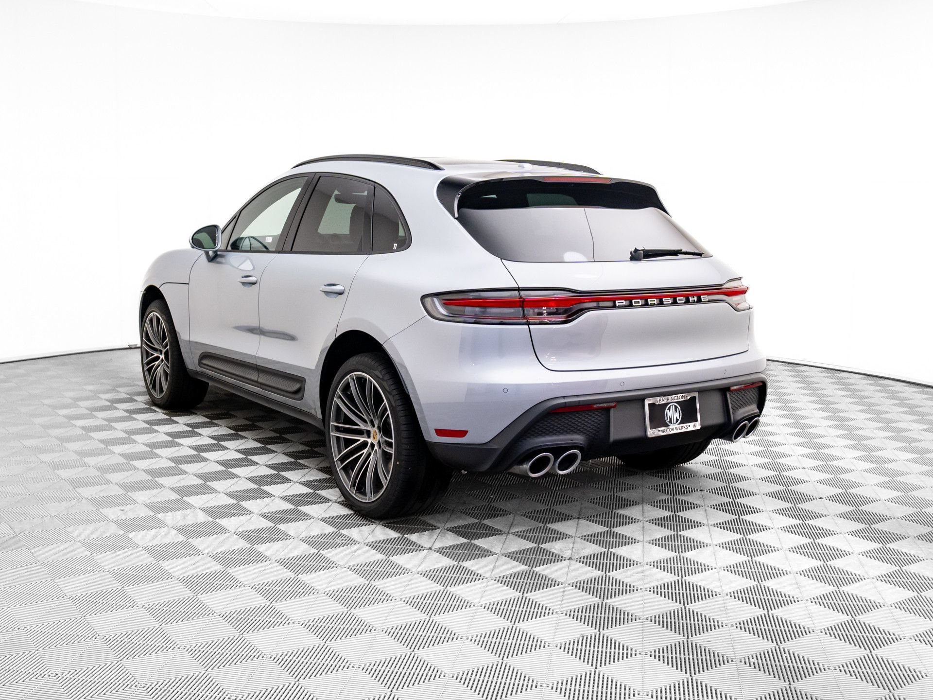 Certified 2026 Porsche Macan AWD/4WD image 3
