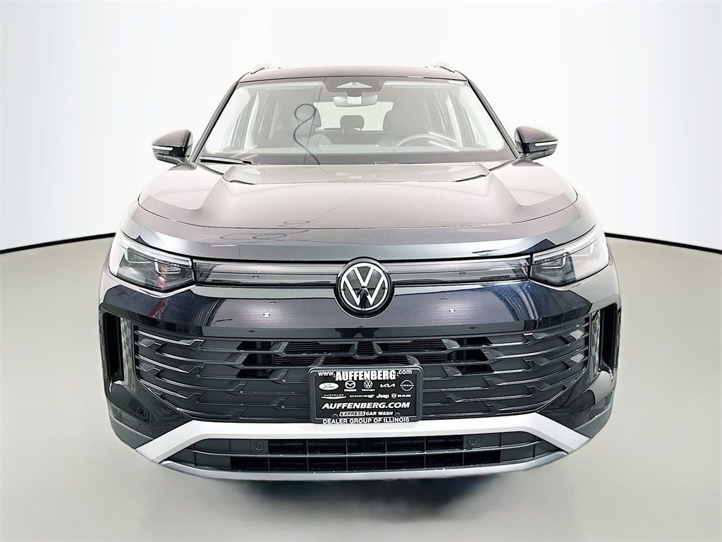 New 2026 Volkswagen Tiguan SE image 2