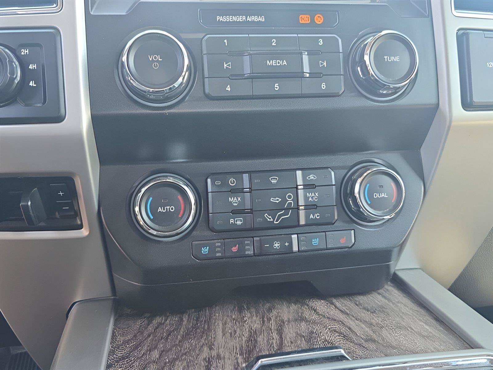 Certified 2019 Ford F250 Lariat w/ Lariat Value Package AWD/4WD image 8