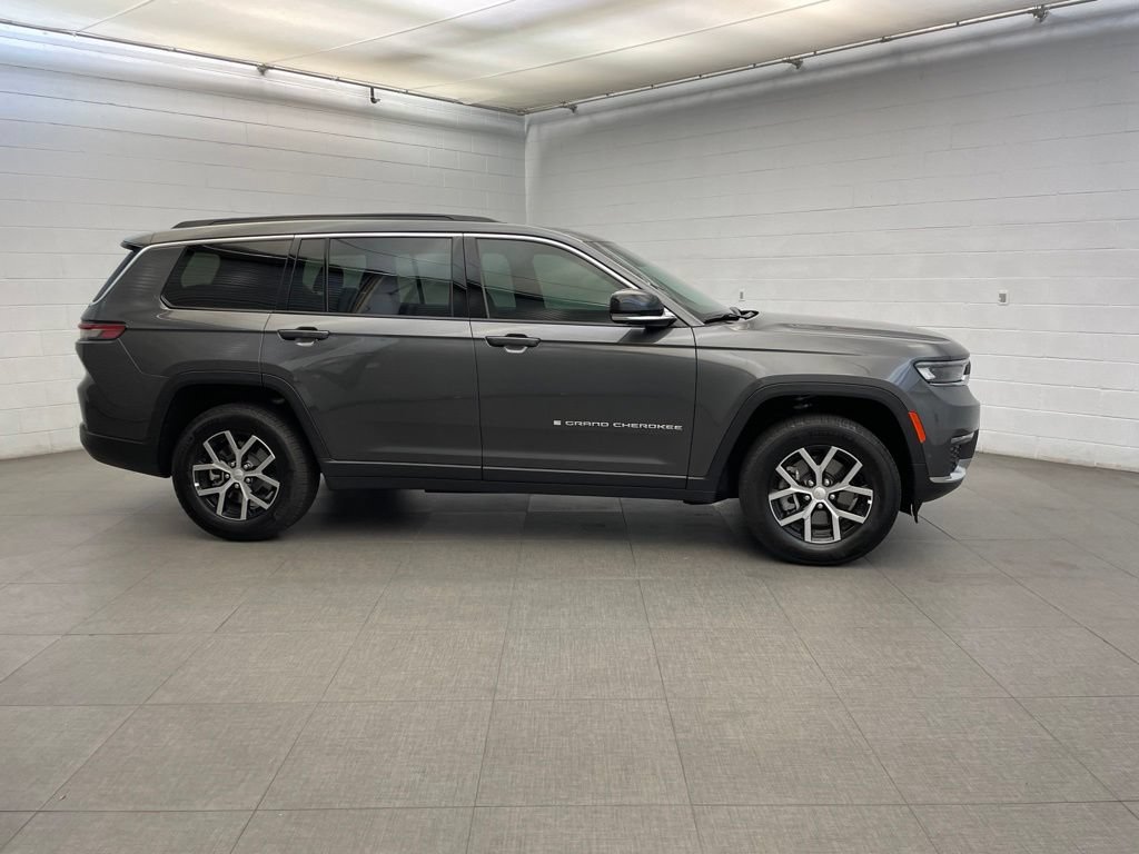 New 2025 Jeep Grand Cherokee L Limited w/ Luxury Tech Group II RWD image 2