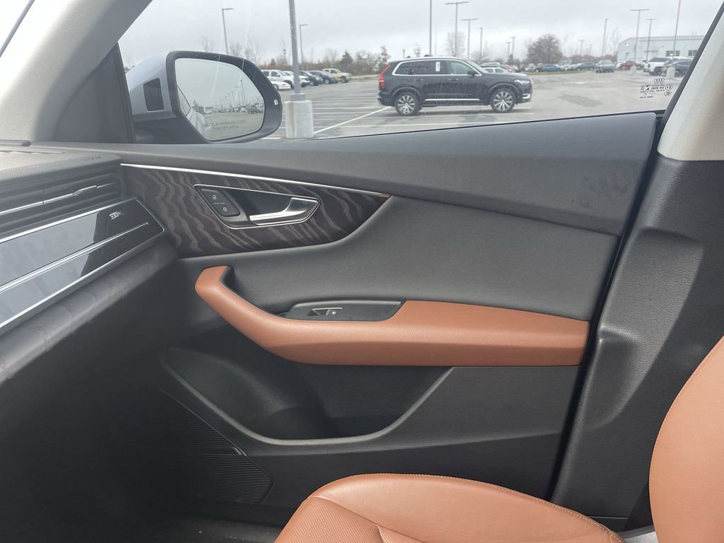 Used 2022 Audi Q8 Premium Plus image 31