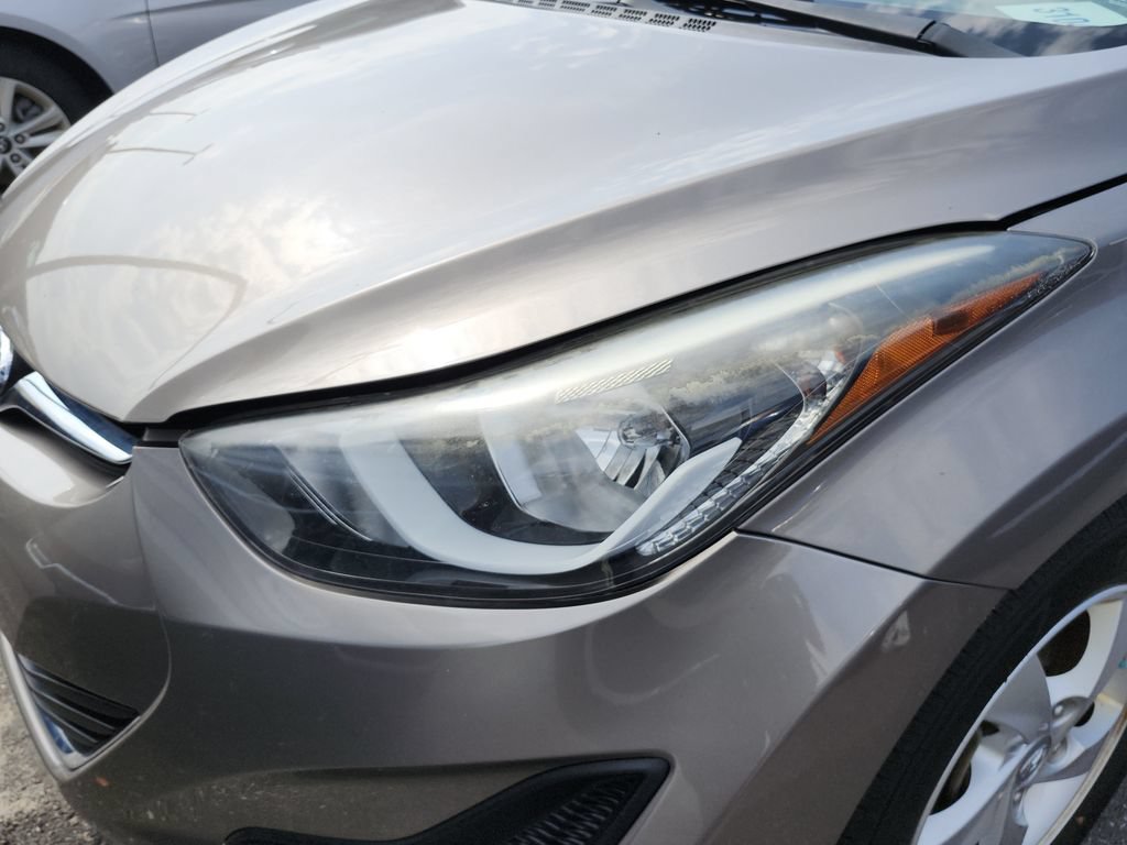 Used 2015 Hyundai Elantra SE FWD image 6