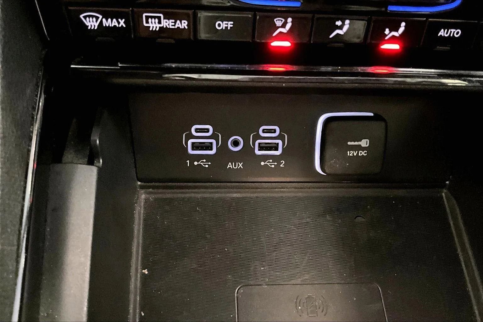 Used 2023 Jeep Grand Cherokee L Laredo image 32