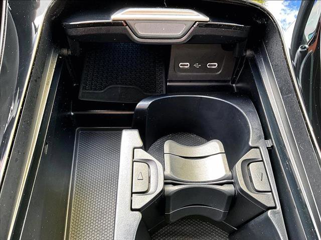 Used 2025 Mercedes-Benz C 300 Sedan image 26