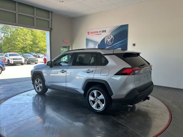 Used 2021 Toyota RAV4 XLE Premium AWD/4WD image 5