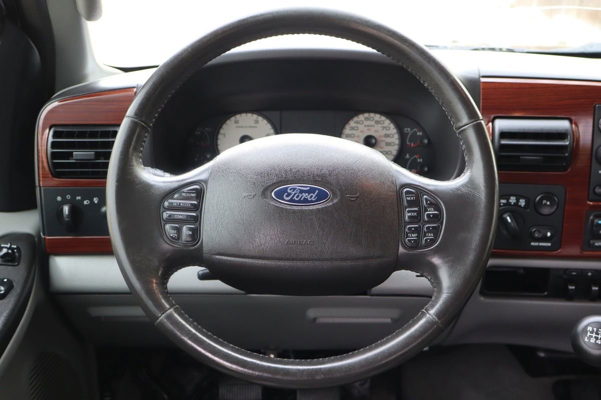 Used 2005 Ford F350 Lariat image 18