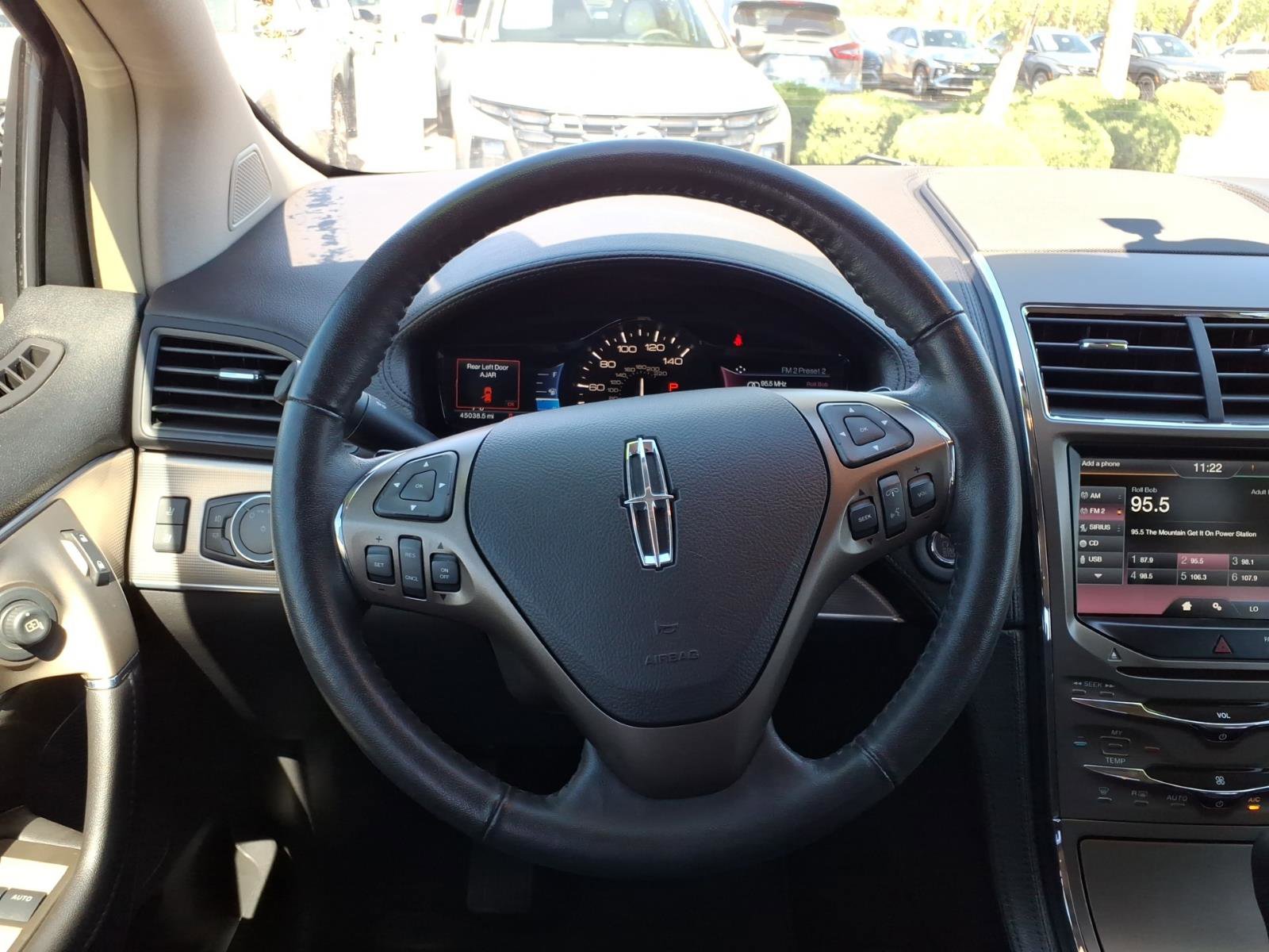 Used 2014 Lincoln MKX AWD w/ Equipment Group 101A image 17