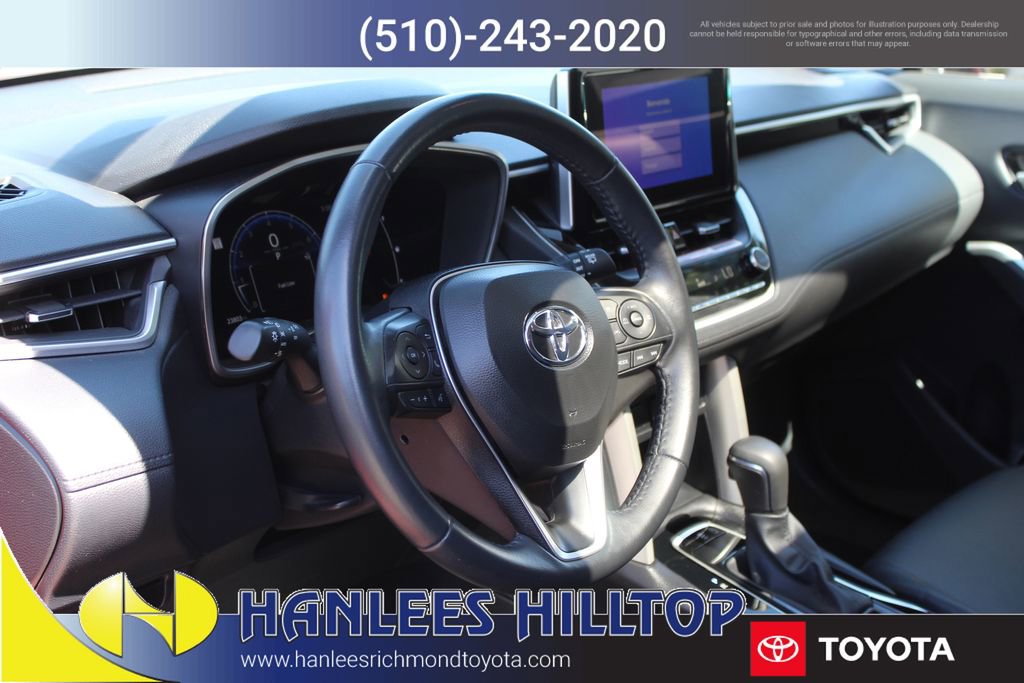 Used 2024 Toyota Corolla Cross XLE w/ Convenience Package FWD image 12