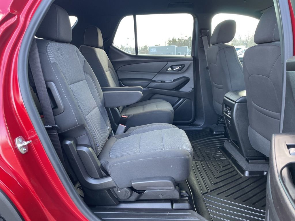Used 2023 Chevrolet Traverse LT image 36