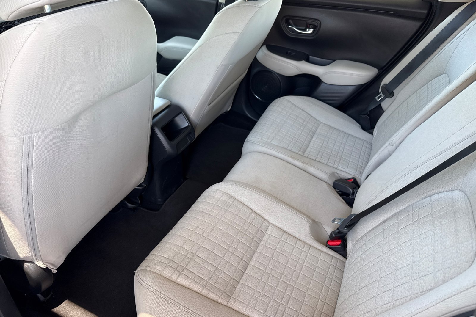 Used 2023 Honda HR-V LX image 6