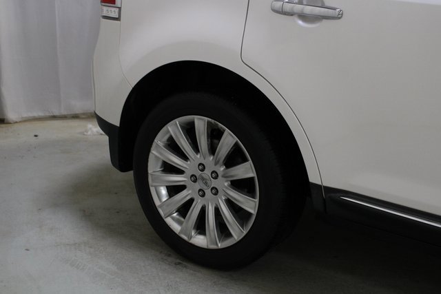 Used 2012 Lincoln MKX AWD image 30