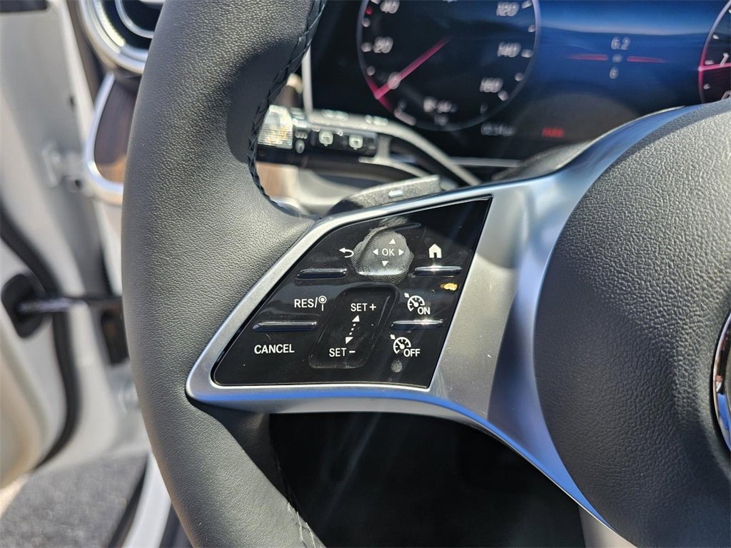 Used 2025 Mercedes-Benz GLC 300 image 17