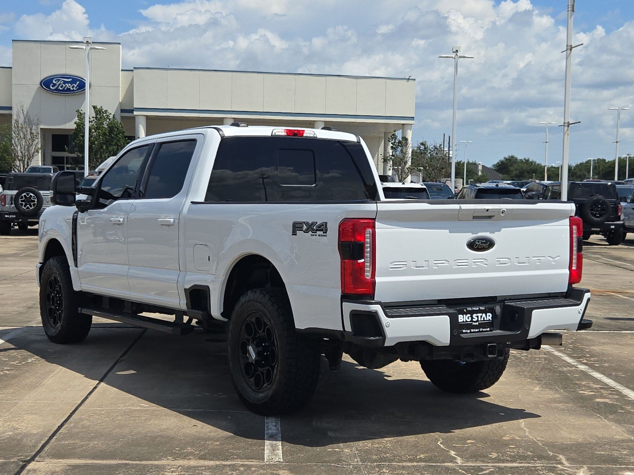 Used 2024 Ford F250 Lariat w/ Black Appearance Package AWD/4WD image 7