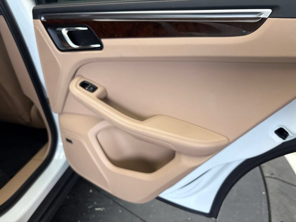 Certified 2023 Porsche Macan S AWD/4WD image 26