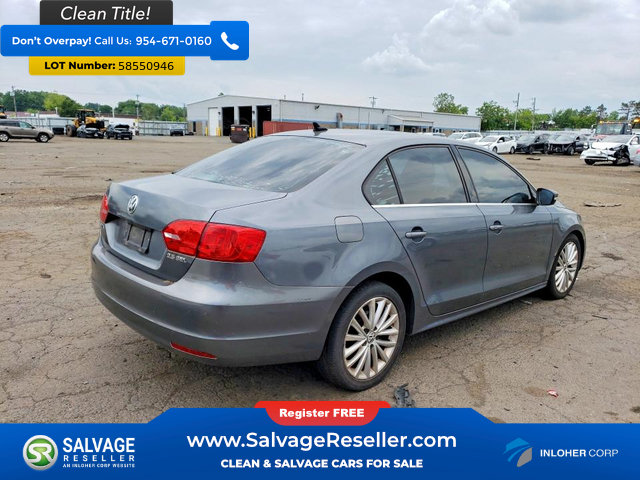 Used 2011 Volkswagen Jetta SEL FWD image 4