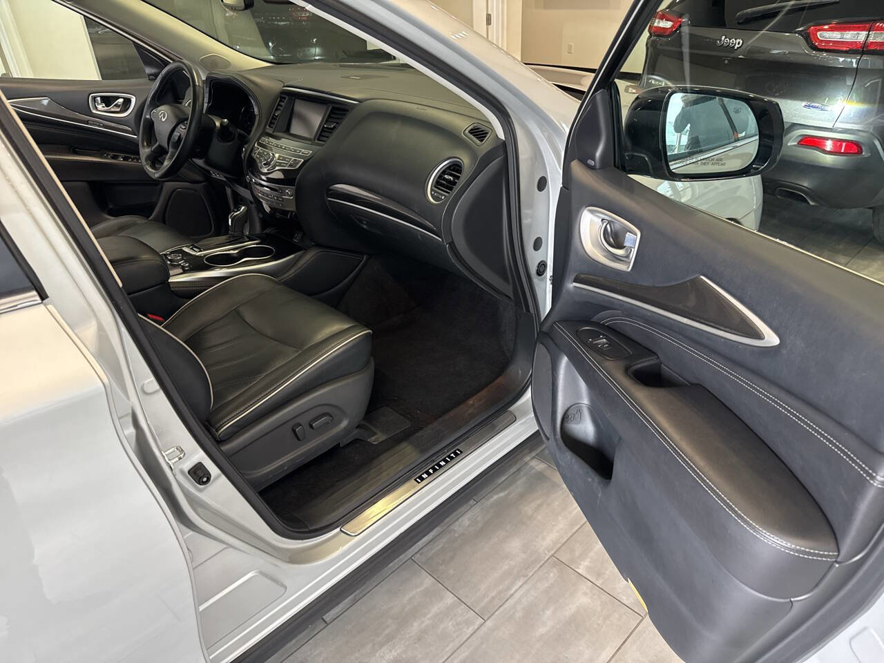 Used 2020 INFINITI QX60 Luxe w/ Essential Package AWD/4WD image 35