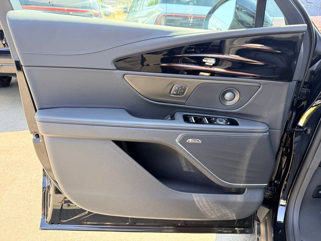 New 2026 Lincoln Nautilus Reserve w/ Jet Appearance Package AWD/4WD image 27