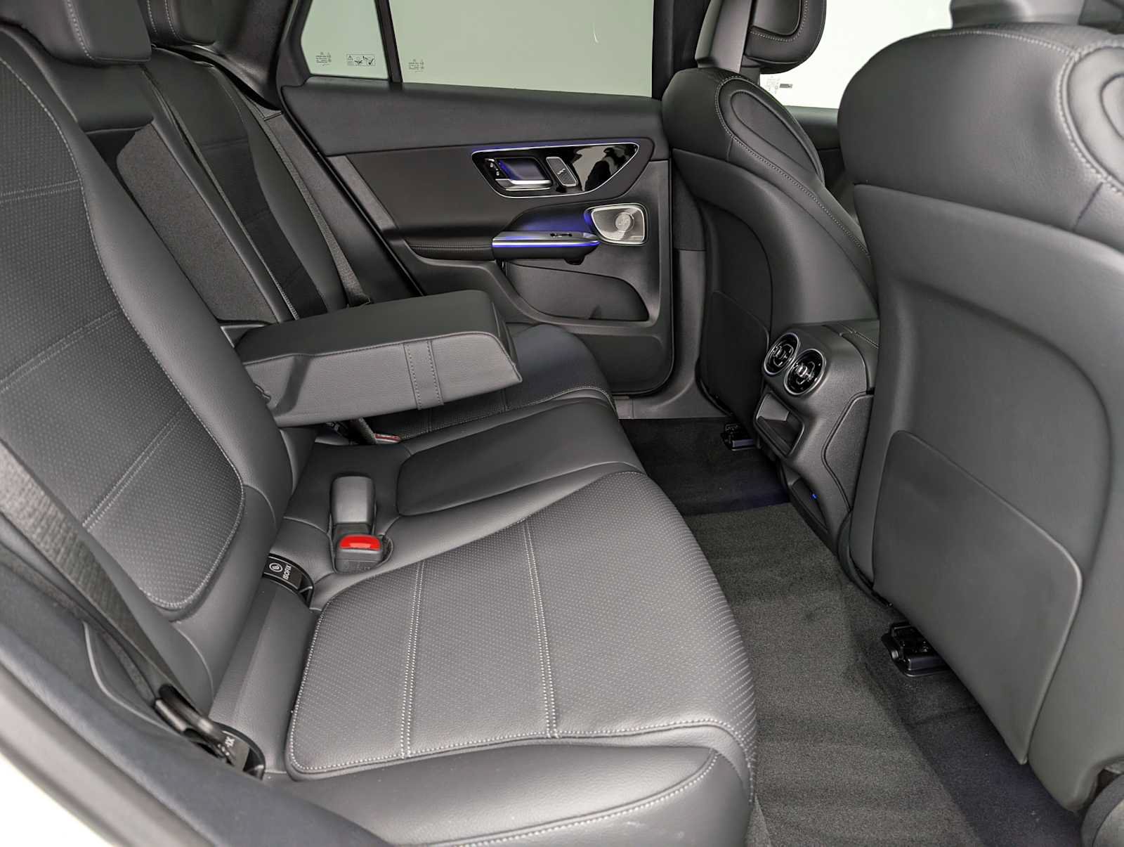 New 2026 Mercedes-Benz GLC 300 4MATIC image 36