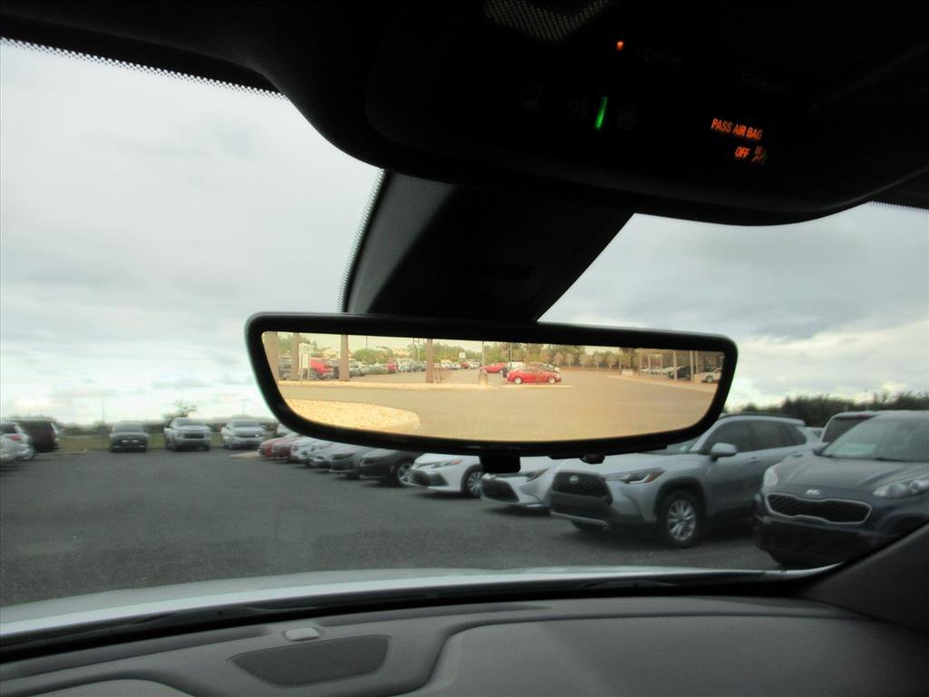 Used 2023 Chevrolet Traverse Premier image 26