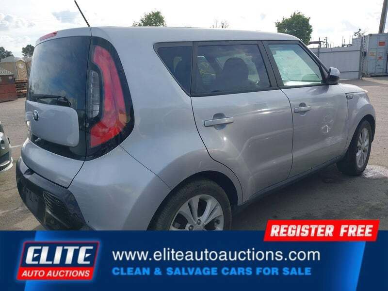 Used 2016 Kia Soul + w/ Audio Package FWD image 7
