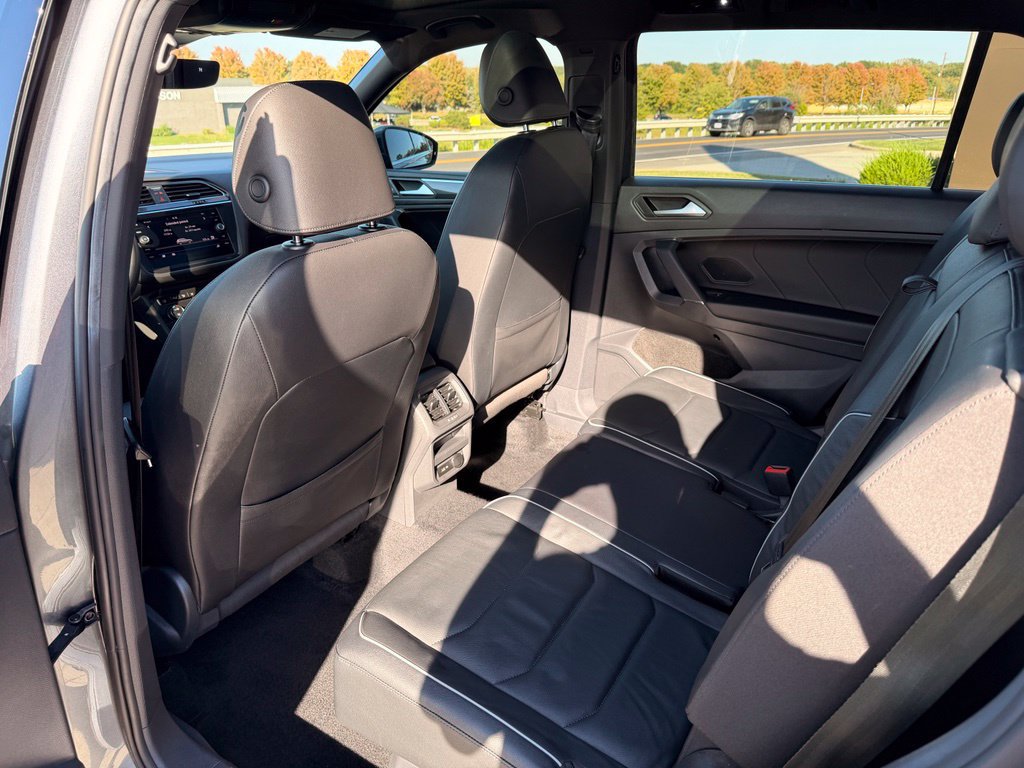 Used 2020 Volkswagen Tiguan SEL Premium R-Line w/ 3rd Row Seat Package AWD/4WD image 35