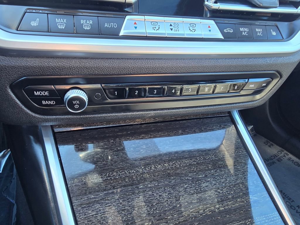 Used 2021 BMW 330i xDrive Sedan w/ Premium Package image 27