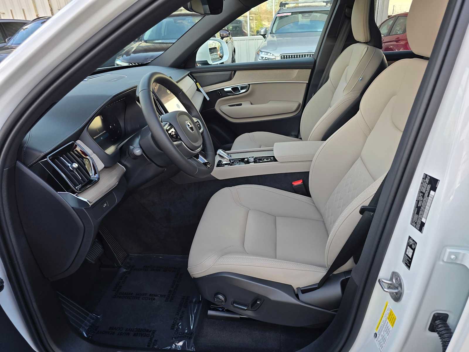 New 2026 Volvo XC90 B6 Plus w/ Protection Package Premier AWD/4WD image 22