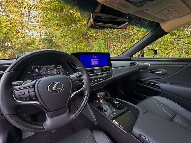 Certified 2025 Lexus ES 300h Ultra Luxury w/ Accessory Package (Z1) FWD image 19