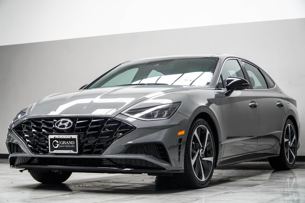 Used 2023 Hyundai Sonata SEL Plus w/ Preferred Accessory Package FWD image 9