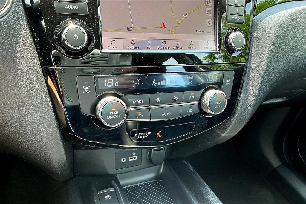 Used 2021 Nissan Rogue Sport SV AWD/4WD image 16