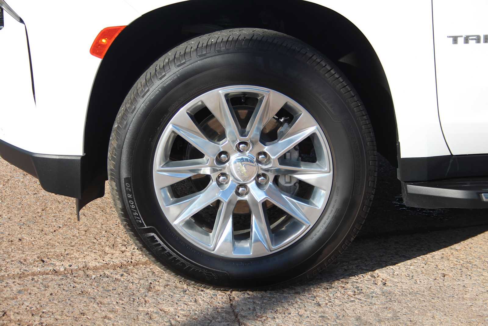 Used 2023 Chevrolet Tahoe Premier AWD/4WD image 18