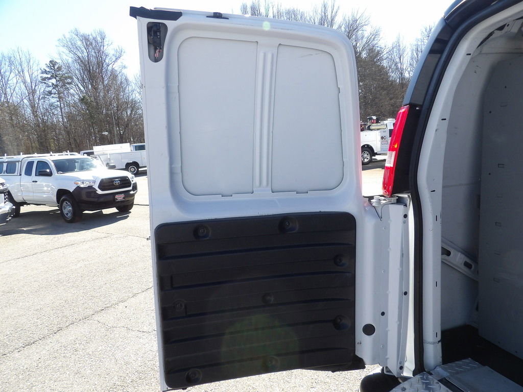 Used 2022 Chevrolet Express 3500 w/ Driver Convenience Package image 42