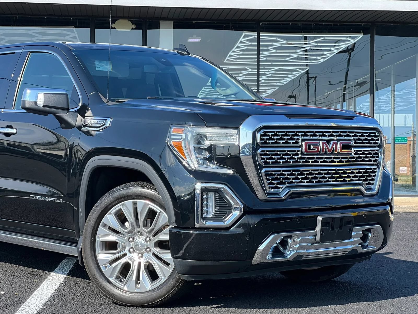 Used 2021 GMC Sierra 1500 Denali w/ Denali Premium Package AWD/4WD image 3