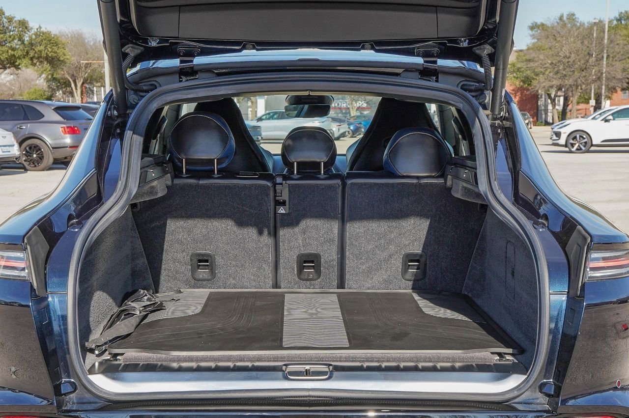 Used 2024 Aston Martin DBX 707 image 41