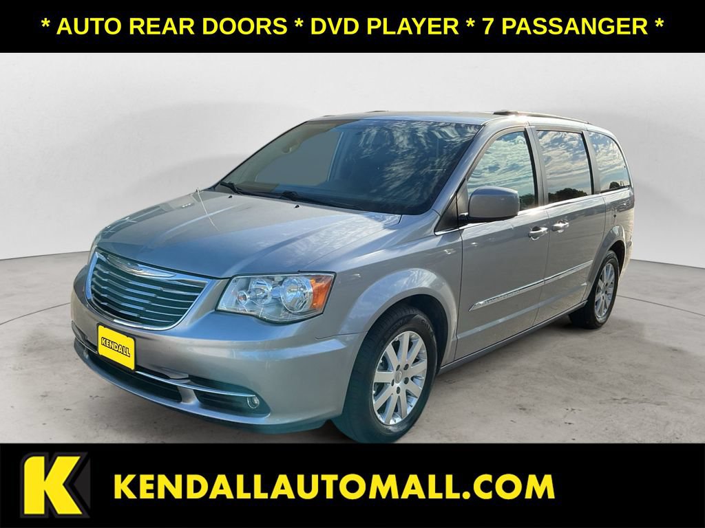 Used 2016 Chrysler Town & Country Touring FWD image 1