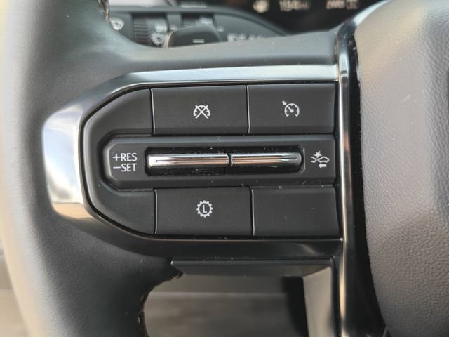 Used 2024 GMC Acadia AT4 w/ Luxury Package image 21