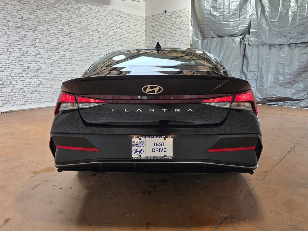 New 2026 Hyundai Elantra SEL Sport image 7