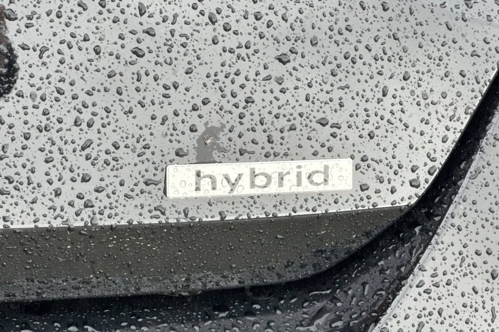 New 2026 Hyundai Elantra Limited FWD image 31