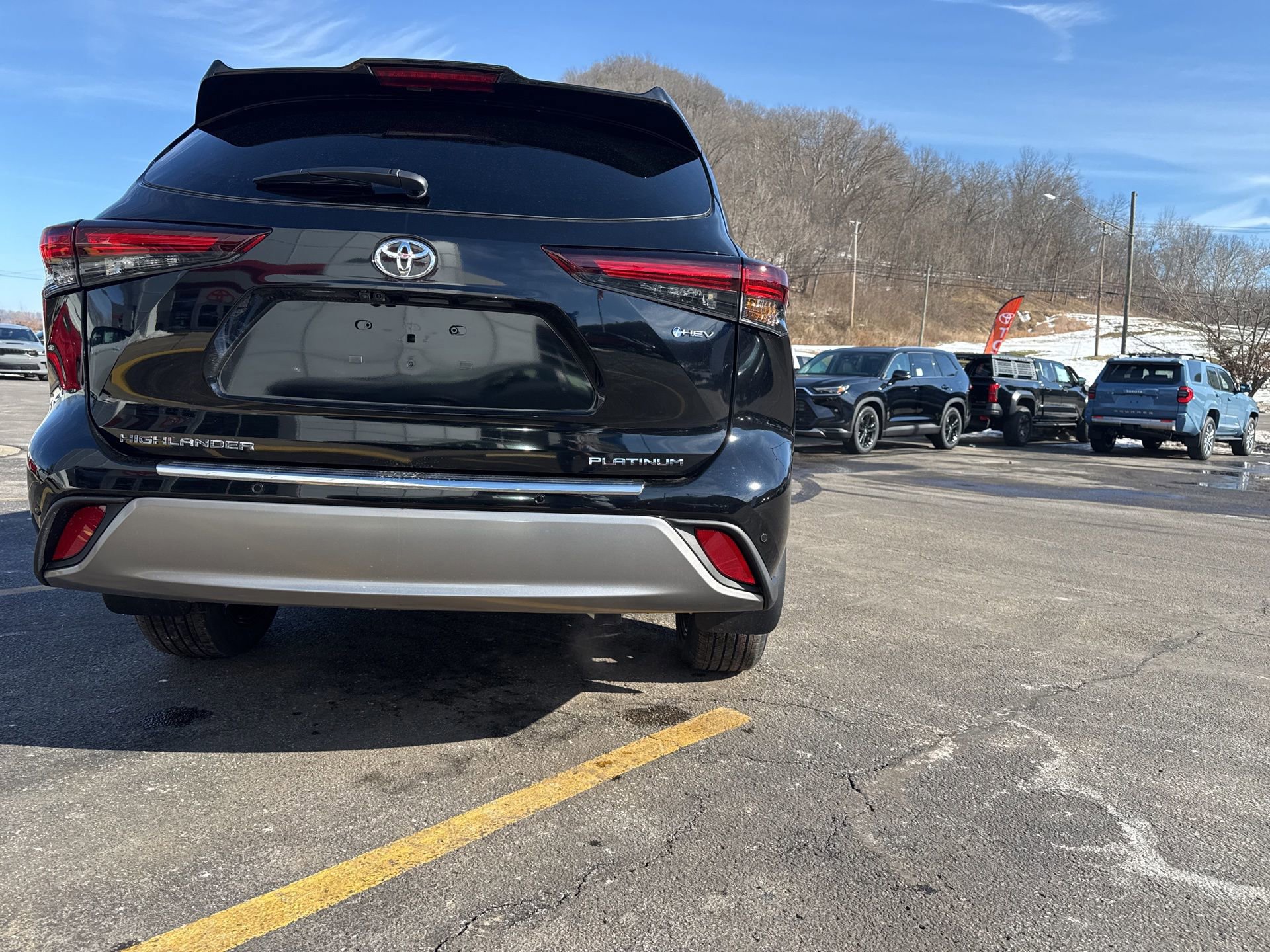 New 2026 Toyota Highlander Platinum image 4