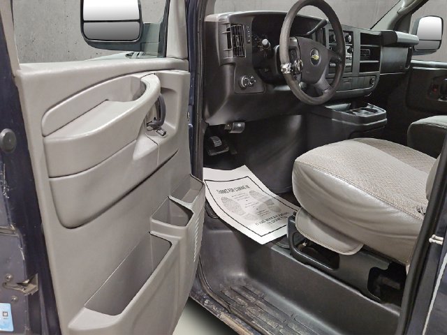 Used 2011 Chevrolet Express 1500 LT w/ LT Preferred Equipment Group AWD/4WD image 11