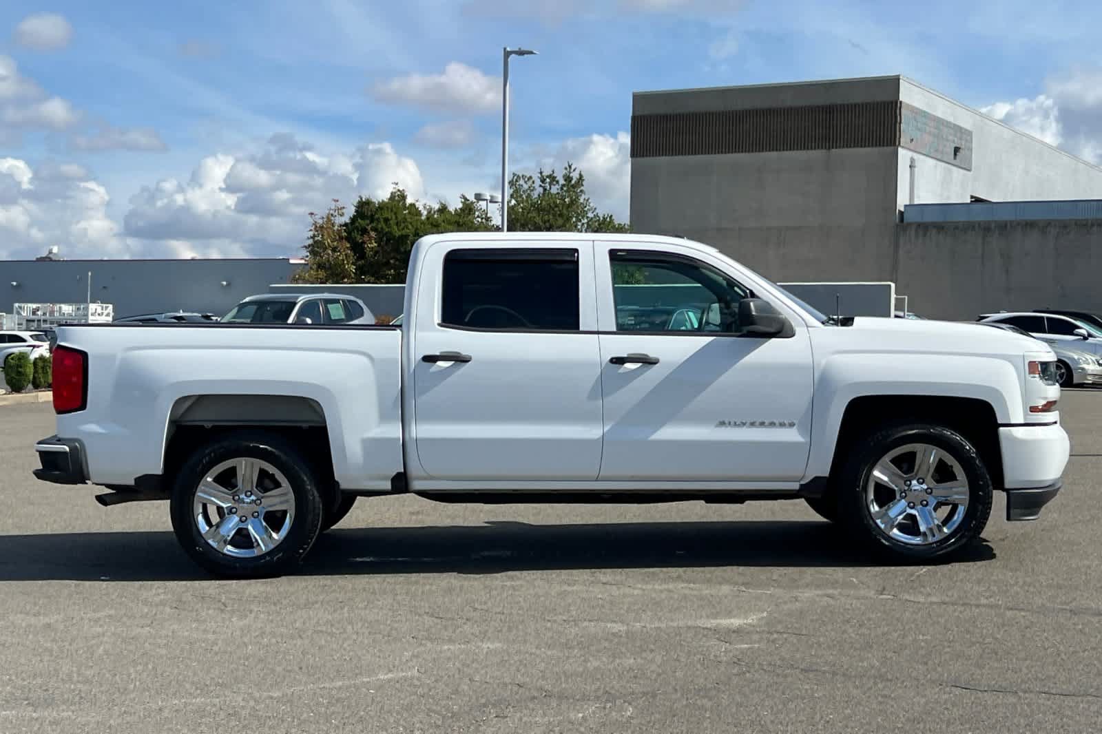 Used 2018 Chevrolet Silverado 1500 Custom w/ Trailering Package RWD image 6